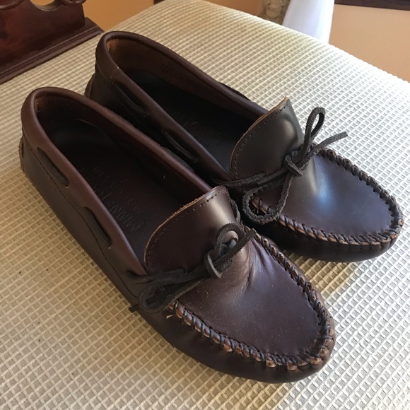 New Minnetonka Learhee moccasins.   Brown soft leather unisex. Loafers - Picture 7 of 7